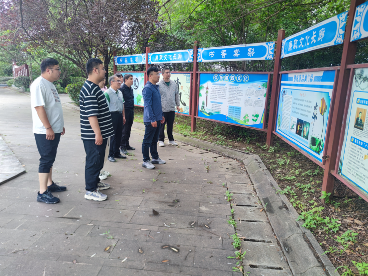 static/picture/1参观廉洁文化教育基地，筑牢思想防线照片2.jpg